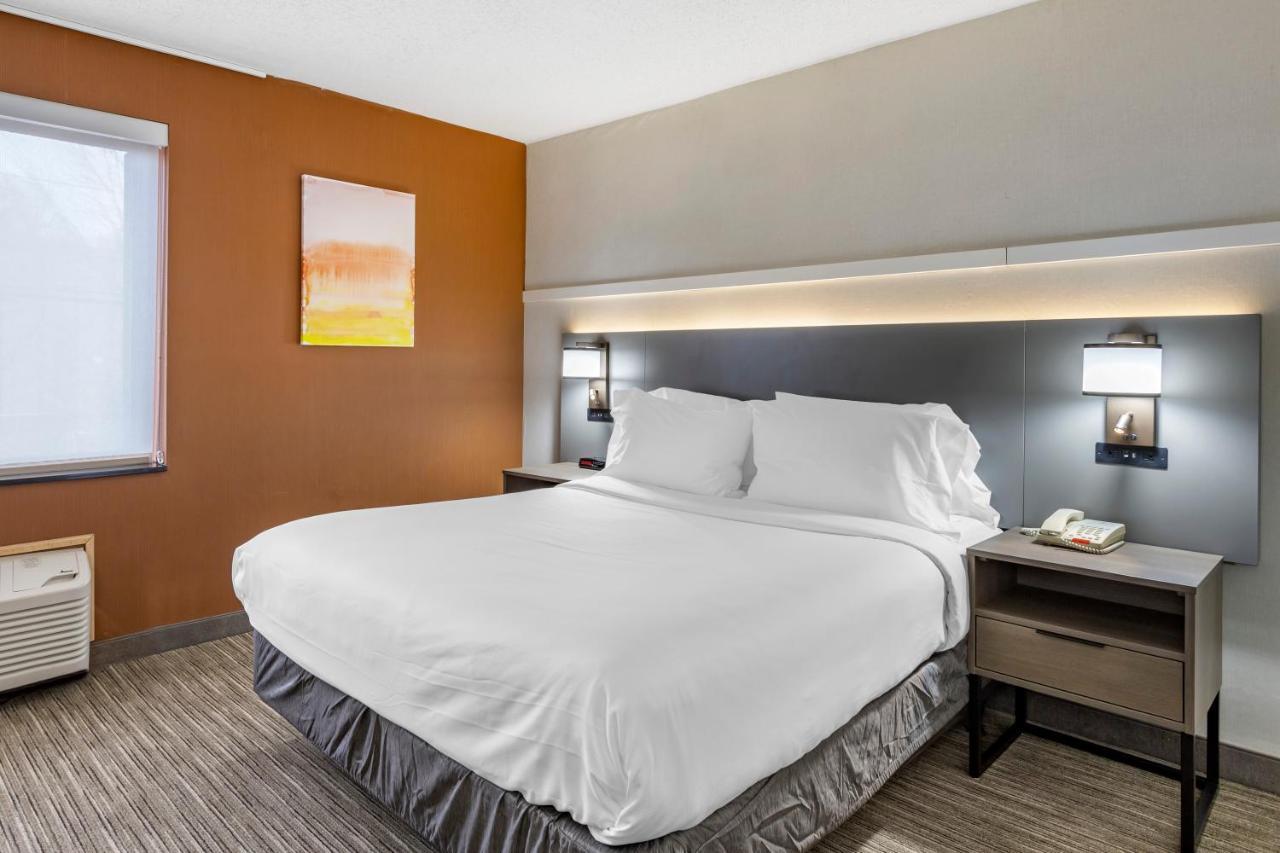 Comfort Paramus
